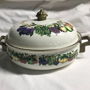 Vintage Enamel Kensington Baking Dish with Lid.